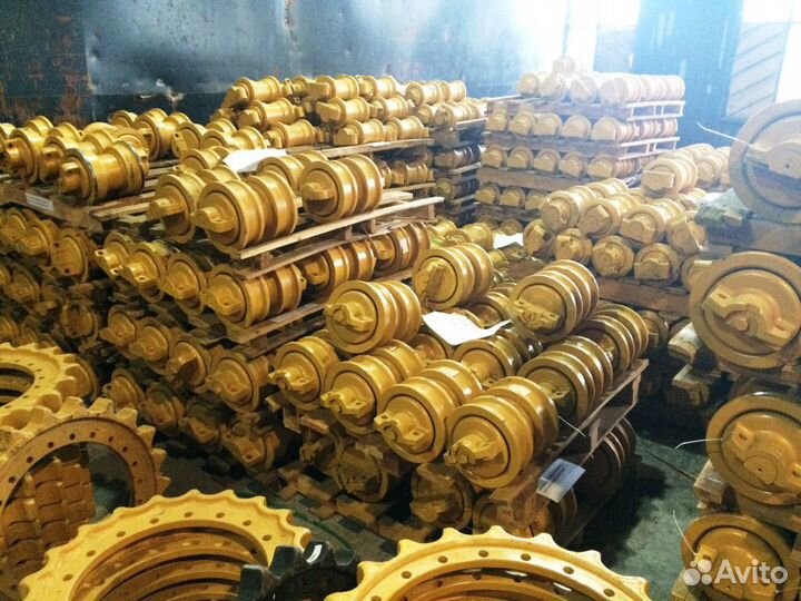 Каток опорный однобортный 14X-30-00080 для D65