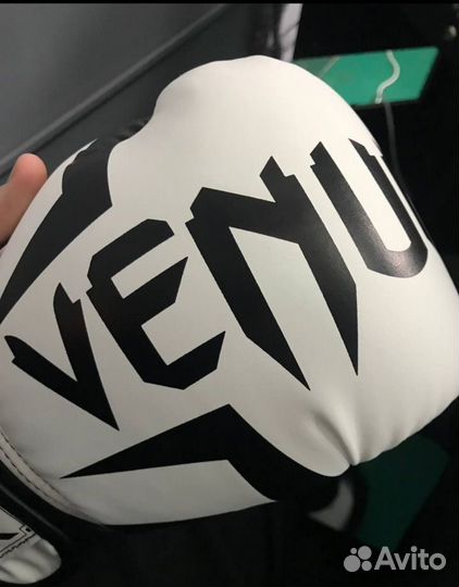 Боксерские перчатки 14 oz