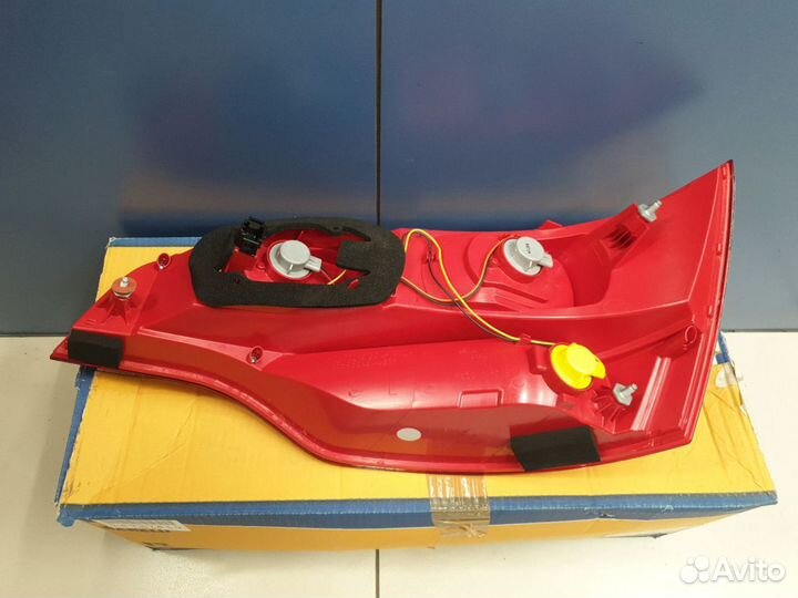 Фонарь на крыло левый Audi Q7 4L 2005-2015