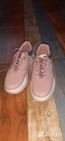 Кроссовки женские демисезонные