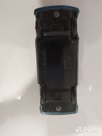 Модель автомобиля металл