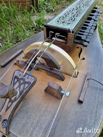 Колёсная лира 