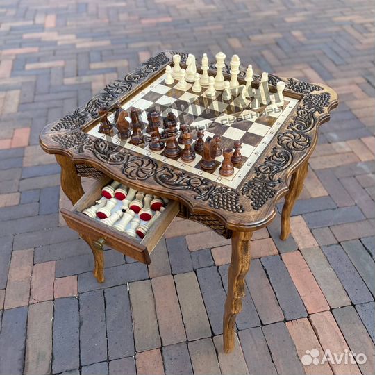 Шахматы столик