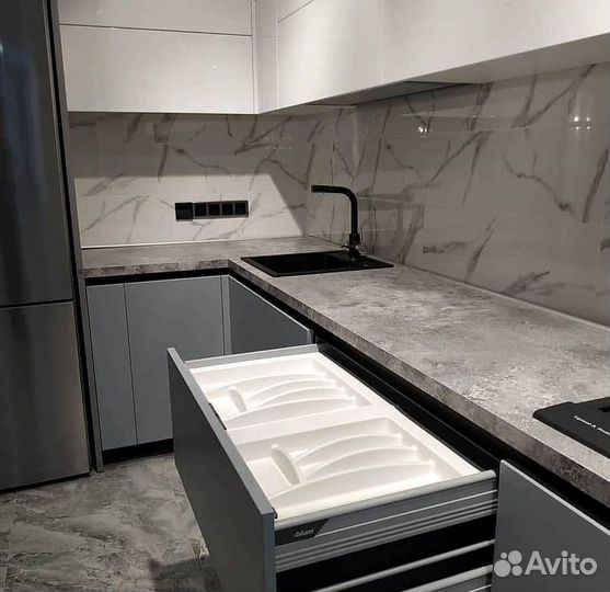 Кухня хайтек по вашим размерам