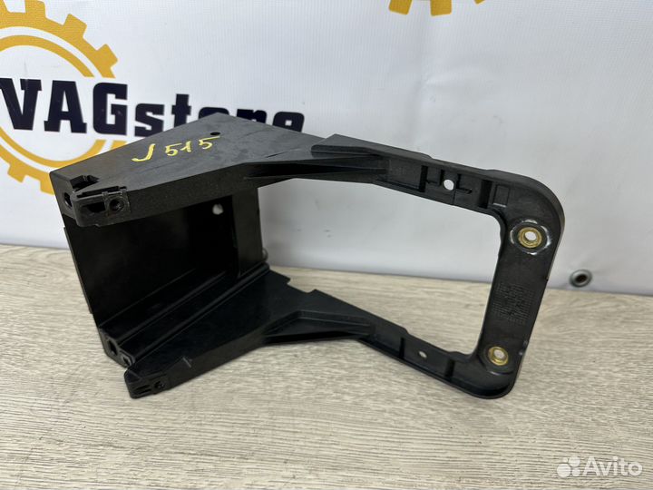 Кронштейн центральной консоли Audi A3 8P 2008