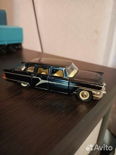 Модель газ 13 чайка 1:43 СССР тантал