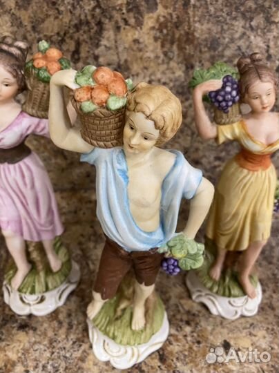 Винтажные статуэтки из бискивитного фарфора