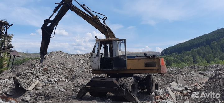 Экскаватор эо3323А
