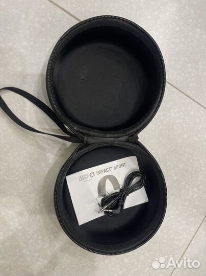 Активные наушники зеленые