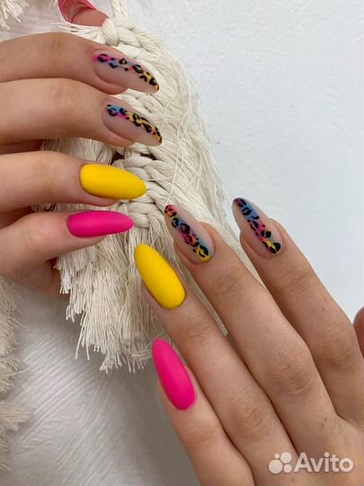 Маникюр педикюр