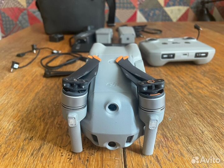 Квадрокоптер DJI Mavic Air 2S Fly More Combo