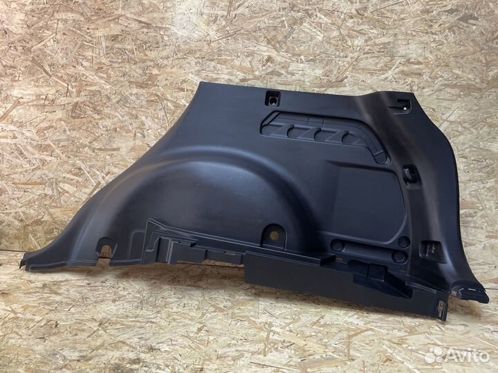 Обшивка багажника задняя правая Toyota RAV 4 44