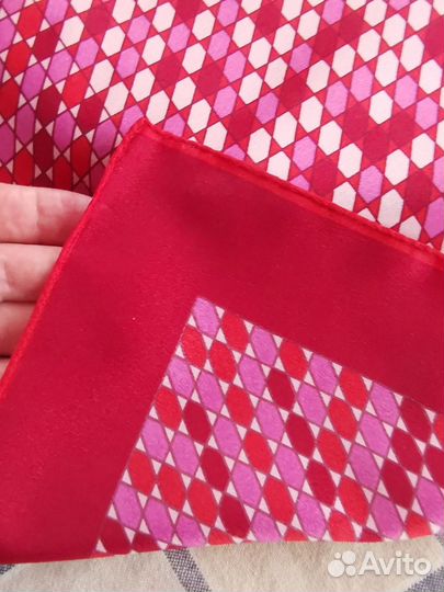 Яркий стильный дизайн платок италия