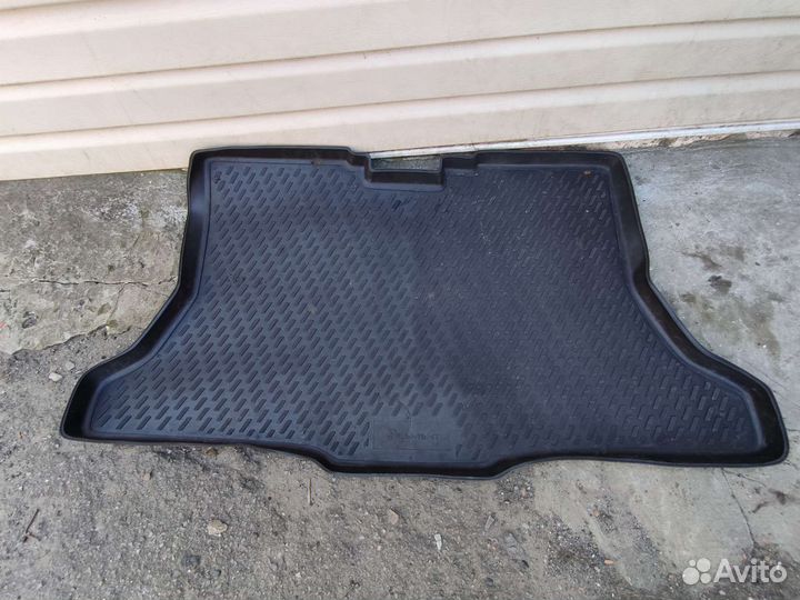 Коврик в багажник Nissan Tiida (хэтчбек)