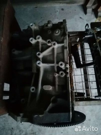 Мотор в разборе Mazda 6 2.0