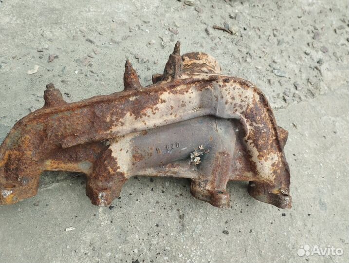 Коллектор впускной / выпускной VW Passat b3/Golf2