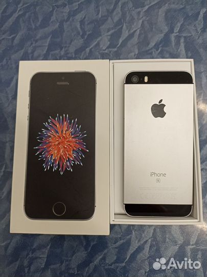 iPhone SE, 32 ГБ