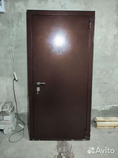 Дверь входная металлическая