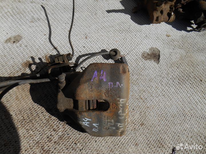 Передний левый суппорт Audi A4 B5 Ауди А4 Б5