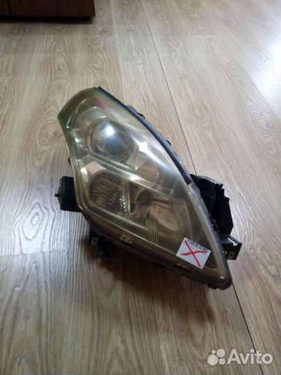 Фара правая Mazda MPV LY3P xenon