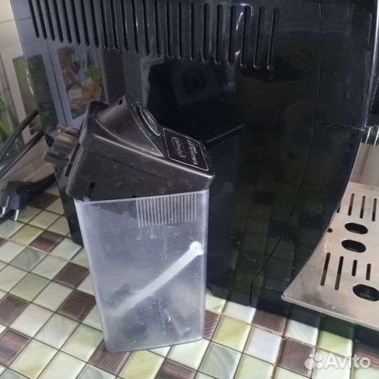 Кофемашина delonghi