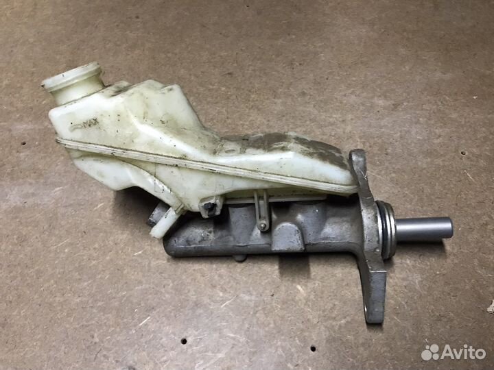 Toyota avensis 250 главный тормозной цилиндр