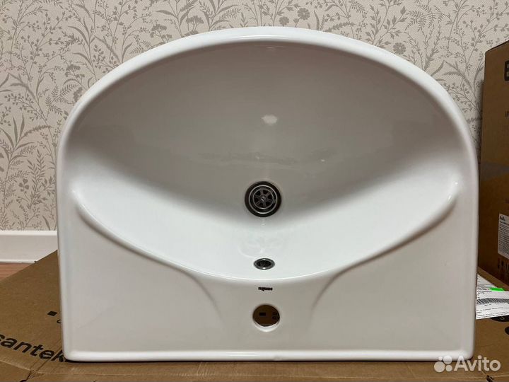 Раковина с сифоном с креплениями