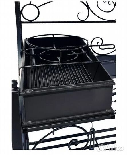 Мангал с крышей с печью