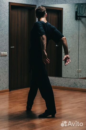 Тренер по бальным танцам