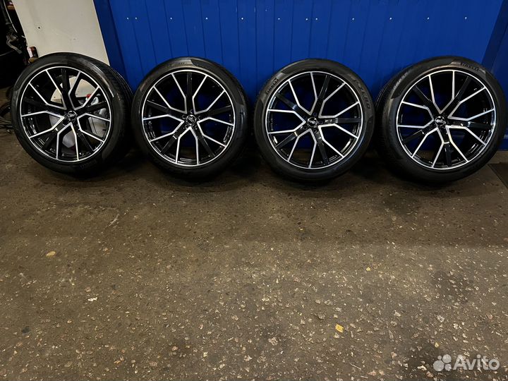 Оригинальный комплект колёс Audi Q8 R22