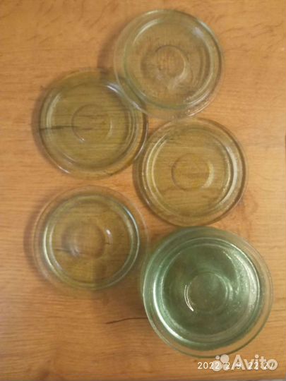 Стеклянная крышка на банку