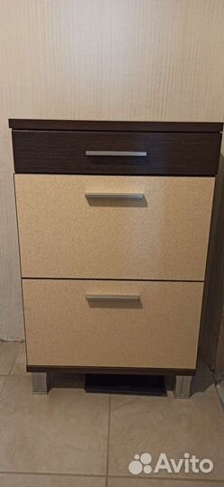 Шкаф, обувница, вешалка (прихожая)