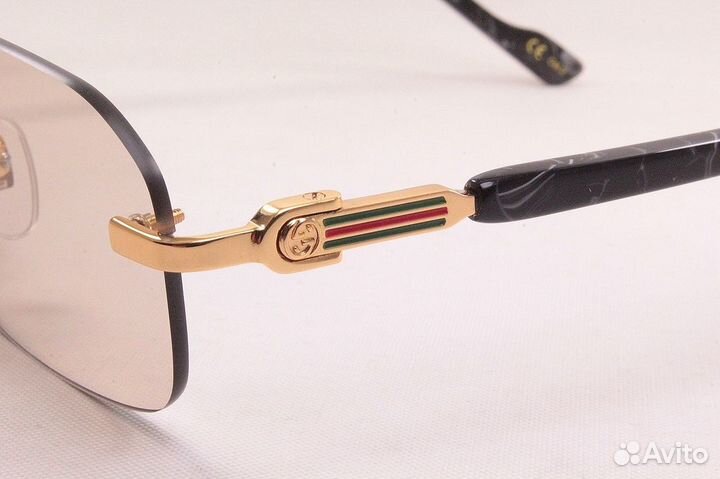 Солнцезащитные очки Gucci GG1221