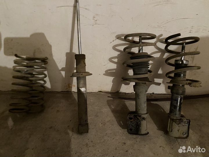 Продам стойки на ваз 2112 сток