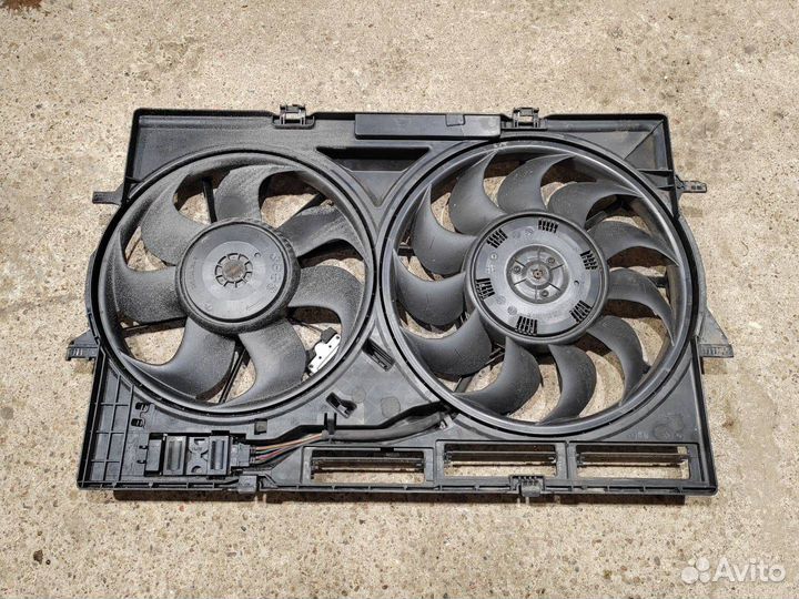 Диффузор вентилятора Audi A4 B8/8K 2009 8K0121003N