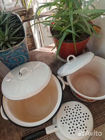 Набор кастрюль