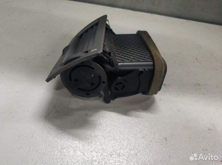 Дефлектор воздушный левый Bmw 7-Series E65/E66