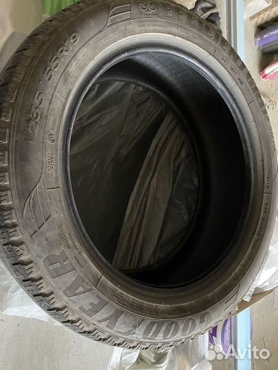 Goodyear EfficientGrip SUV 235/55 R19 105V