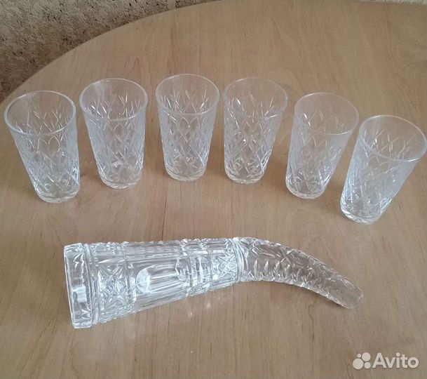 Хрустальные стопки, рог для вина