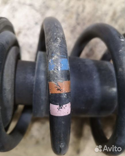 Передние стойки audi a4 avant 2007 год