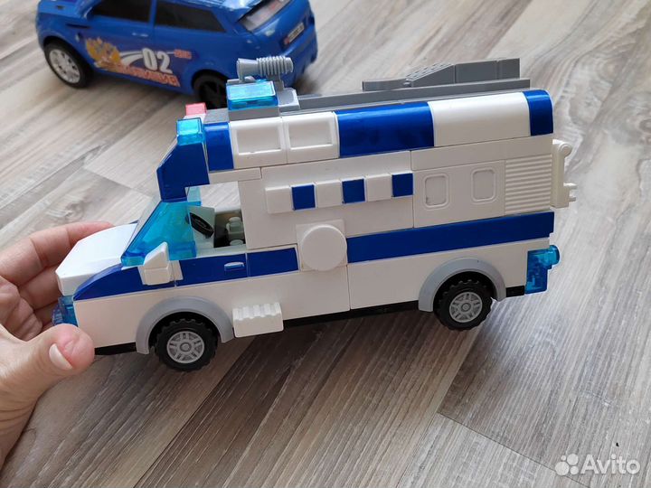 Игрушки машинки автобус