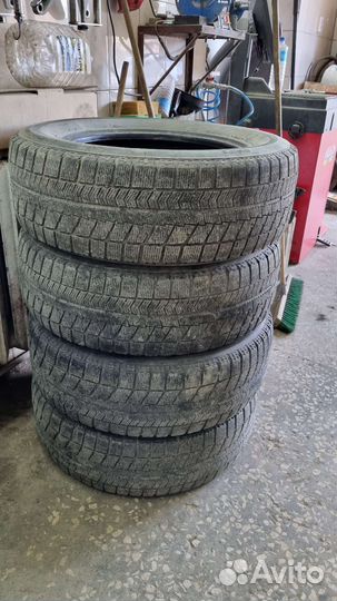 Bridgestone Blizzak VRX 215/65 R16 98S