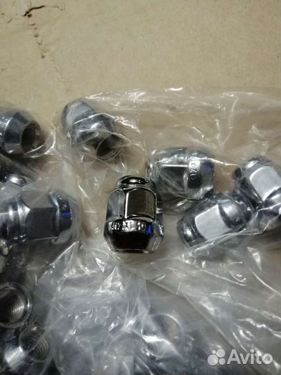 Колёсные болты /гайки