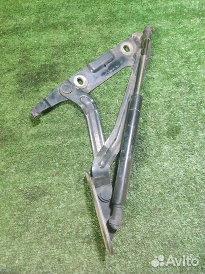 Петля крышки багажника левая Ford Mondeo 3