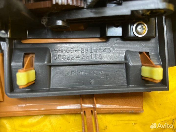 Накладка центральной консоли Toyota Camry 40 2azfe