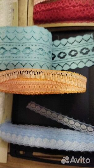 Тесьма, бахрома, кружево, ленты атласные