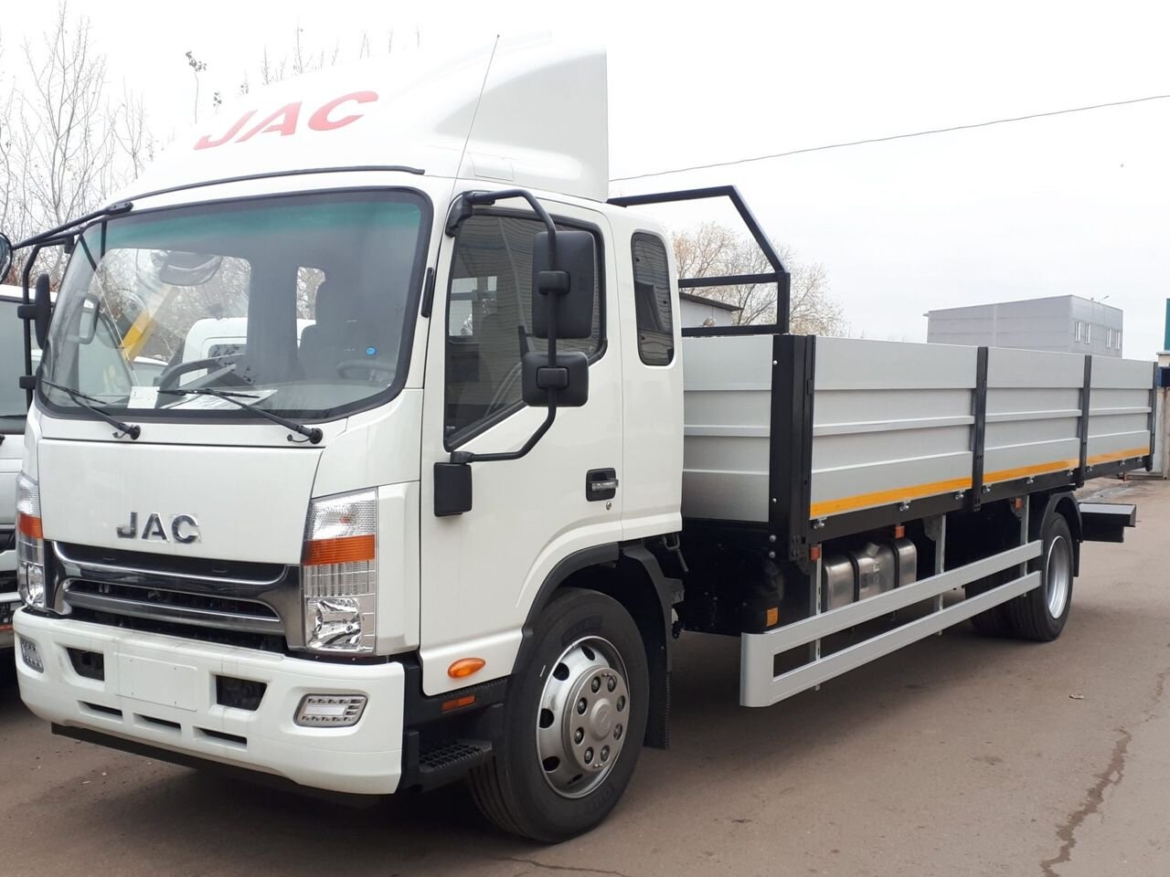 JAC N120