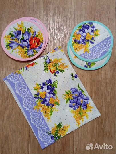 Набор полотенце+прихватки