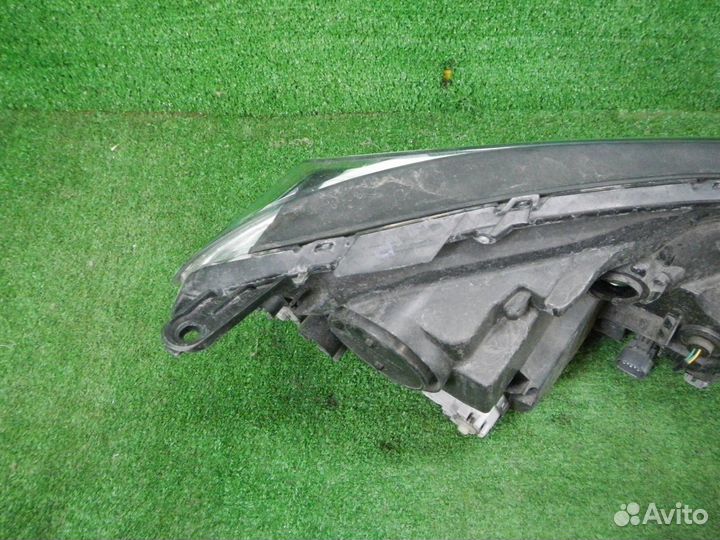 Фара левая Toyota RAV4