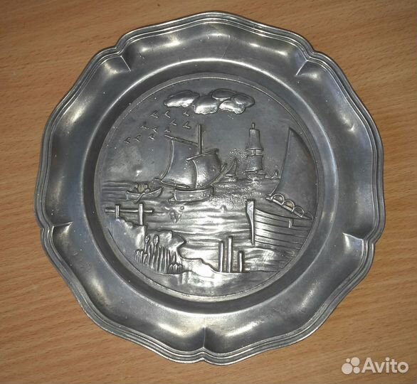 Старинное антикварное оловянное блюдо. Германия